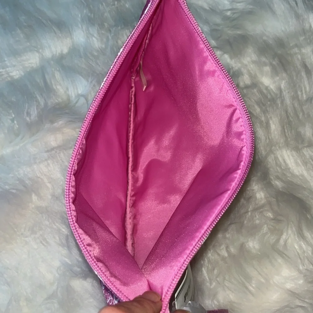 🆕 Victoria’s Secret Pink Zipper Pouch Accessories Make up Pink and White